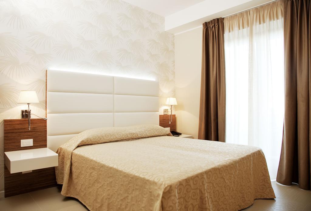 Hotel S